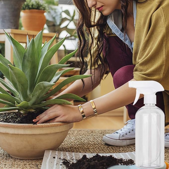 UUJOLY 17 oz Plastic Spray Bottle Trigger Empty Spray Bottles Clear Refillable Container for Water, Essential Oils, Hair, Cleaning Products, Adjustable Head Sprayer and Stream (4 Pack/500ml)