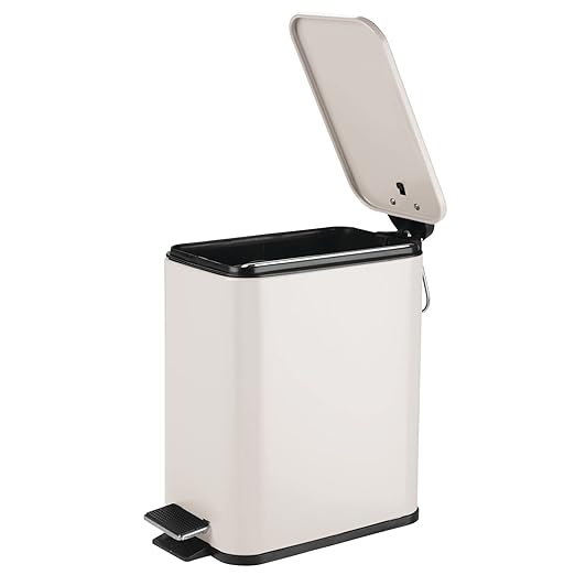 mDesign Rectangular Pedal Bin – 5 L Metal Waste Bin with Pedal, Lid and Plastic Bucket Insert – Household Rubbish Bin for Bathroom, Kitchen and Office – Beige