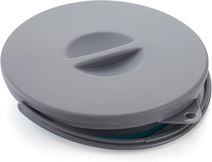 Bekith 2 Pack Collapsible Plastic Bucket with Locking Lid, 5L / 1.32 Gallon Foldable Round Tub Portable Fishing Water Pail for Hiking, Backpacking, Camping and Outdoor Survival (Blue, Gray)