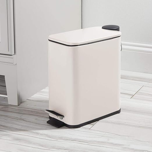 mDesign Rectangular Pedal Bin – 5 L Metal Waste Bin with Pedal, Lid and Plastic Bucket Insert – Household Rubbish Bin for Bathroom, Kitchen and Office – Beige