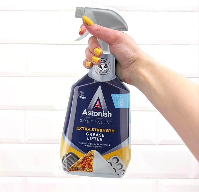 Astonish Specialist Extra Strength Grease Lifter With Baking Soda - No Scrub De-Greaser Formula For Kitchen Surfaces, Trays & Pans - Vegan Cruelty Free Household Cleaning Supplies, 750ml Spray Bottle