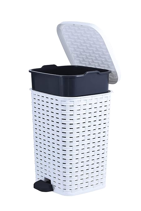Superio Small Outdoor Trash Can with Lid for Dog Poop 3 Gallon/12 L Mini Plastic Garbage Can with Foot Pedal for Bathroom, Bedroom, Office, Patio, Wicker White
