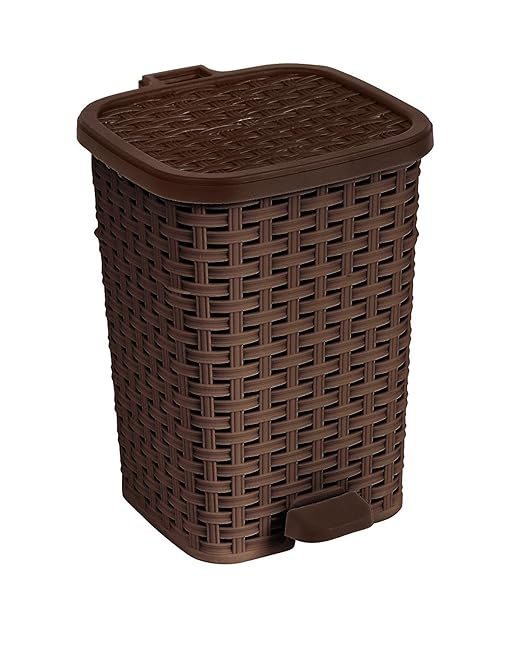 Superio Mini Trash Can with Foot Pedal Small Outdoor Garbage Can with Lid, 1.5 Gallon Plastic Waste Basket for Bathroom, Bedroom, Kitchen, Office, Patio (Wicker Brown 6 QT.)