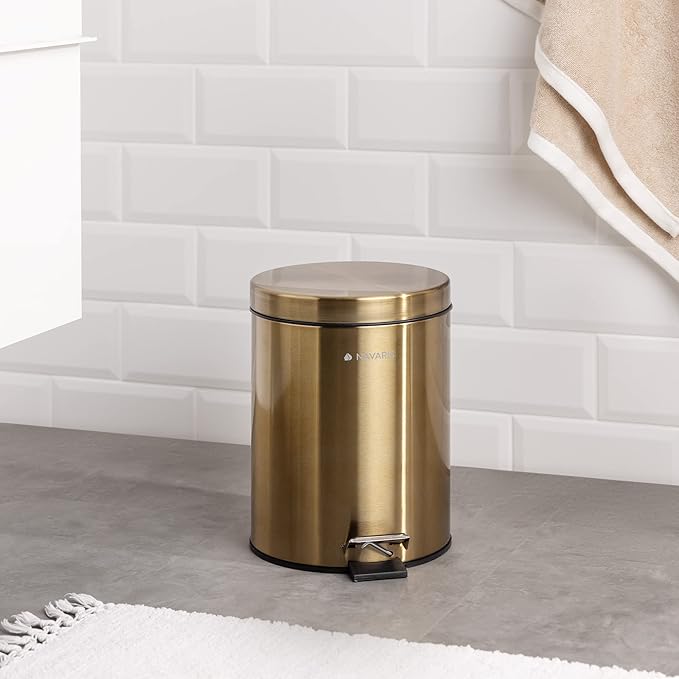 Navaris Small Gold Trash Can - 1.3 Gallon (5 Liter) Trash Can with Step Pedal, Lid and Removable Inner Bucket for Bathroom Kitchen Office or Bedroom