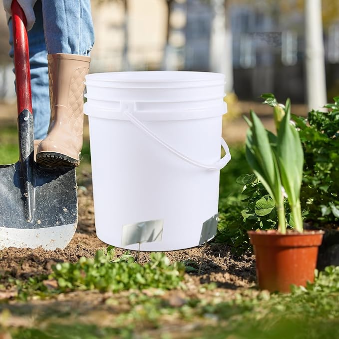Teyyvn 7 Gallon White Plastic Food Bucket with Handles and Lid, Set of 4 Food Storage Pail Multipurpose Bucket with Lid