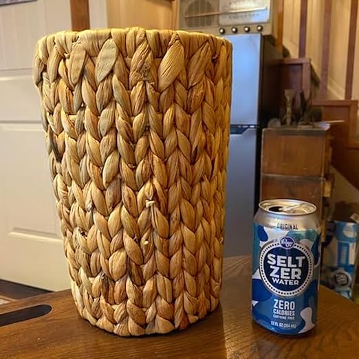 Wicker Trash Can, Bathroom Wicker Trash Can with Built-in Handle、Handwoven Water Hyacinth Trash, Living Room, Office, Kitchen, RV (1 Pack)