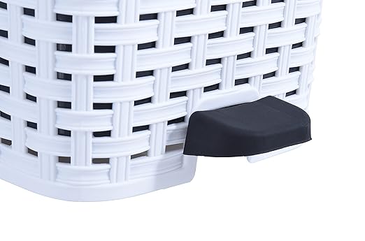 Superio Small Outdoor Trash Can with Lid for Dog Poop 3 Gallon/12 L Mini Plastic Garbage Can with Foot Pedal for Bathroom, Bedroom, Office, Patio, Wicker White