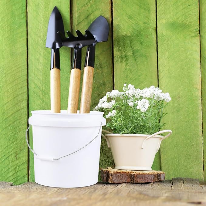 4 Pack 4 Gallon/15 L Food Grade Buckets, Plastic Bucket with Sealed Lid, White