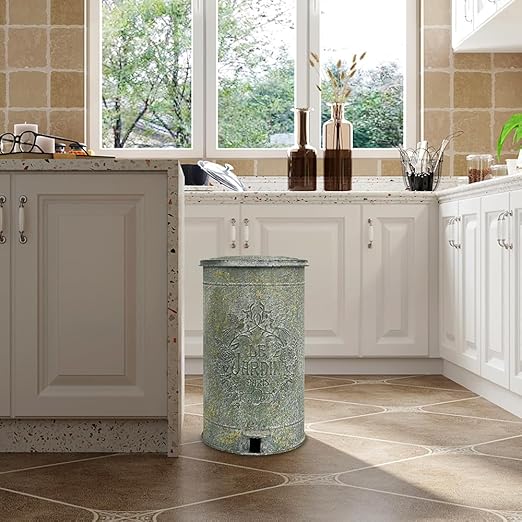 Retro Outdoor Trash Can with Lid 17L/4.5 Gallon Waste Container with Pedal Garbage Poop Bin Kitchen Waste Bins Touchless Bathroom Garbage Can Room Park Garden Decor