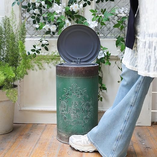 Retro Outdoor Trash Can with Lid 17L/4.5 Gallon Waste Container with Pedal Garbage Poop Bin Kitchen Waste Bins Touchless Bathroom Garbage Can Room Park Garden Decor