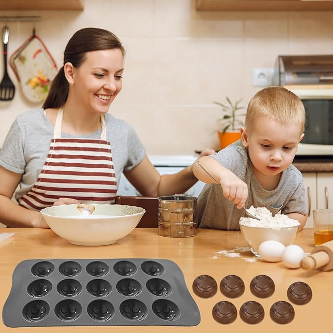 4 Pcs Chocolate Candy Silicone Molds, 3D Cute Smiley Face Silicone Molds, Non-stick Emoticon Themed Baking Moulds for Homemade Treats Dessert Chocolate Bomb Jelly Candy Cute Ice Trays