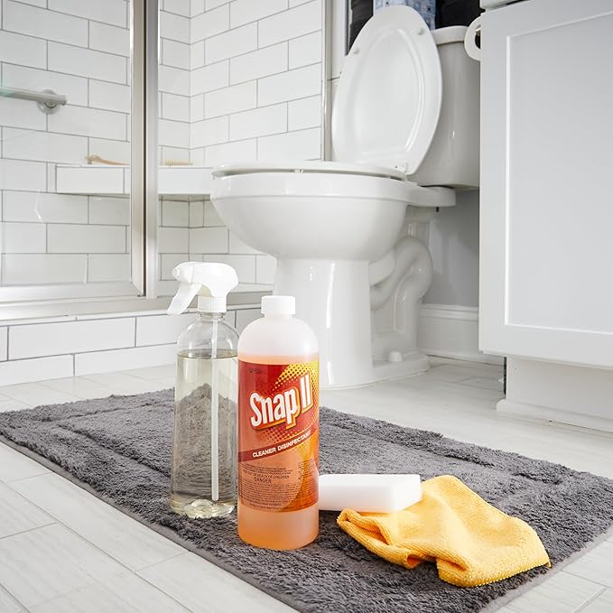 Snap II Cleaner Disinfectant, Cleans, Disinfects and Deodorizes, Concentrated Cleaner, Sanitizer, Fungicide, Virucide and Mildewstat, Phosphate Free, Market America (32 fl. oz.)