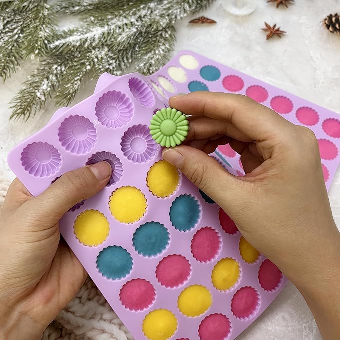 Flower Silicone Candy Molds with Scraper Silicone Daisy Flower Chocolate Molds