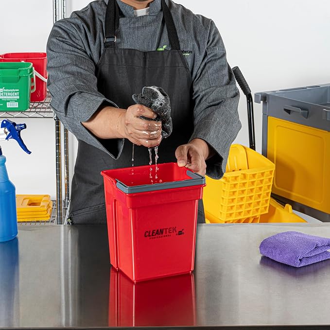 Restaurantware-Clean Tek Professional 4 Quart Cleaning Bucket, 1 Utility Pail with Handle - Heavy-Duty, Portable, Red Plastic Washing Pail, Perfect for Household, Outdoor, Car Wash and More