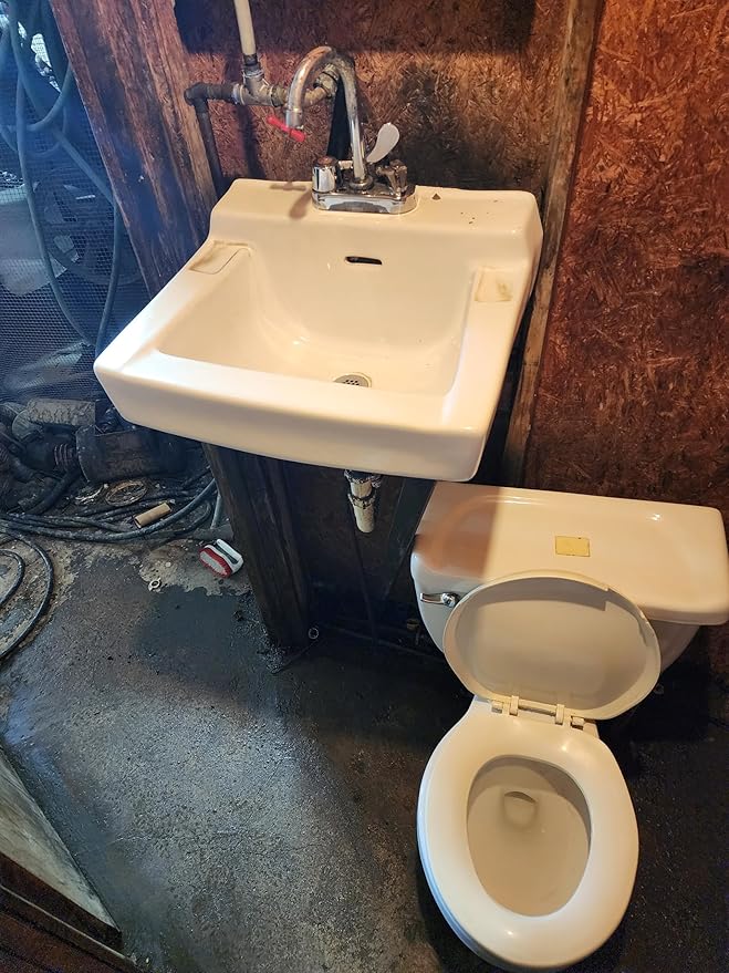 Detco-Tub-N-Tile -Multi-Purpose Cleaner-Concentrated, Great on Soap Scum and Grime Remover - Just add 4 oz. to your spray bottle of water.Great for tubs, tile, and bathroom cleaner - 32 oz