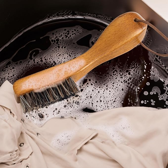 TAKAVU Stain Brush, Laundry Brush for Stain Removal, Natural Horse Hair Cleaning Brush with Ergonomic Handle, Suitable for Delicate Fabrics Without Damage, Perfect Laundry, Shoes, Boots, Home