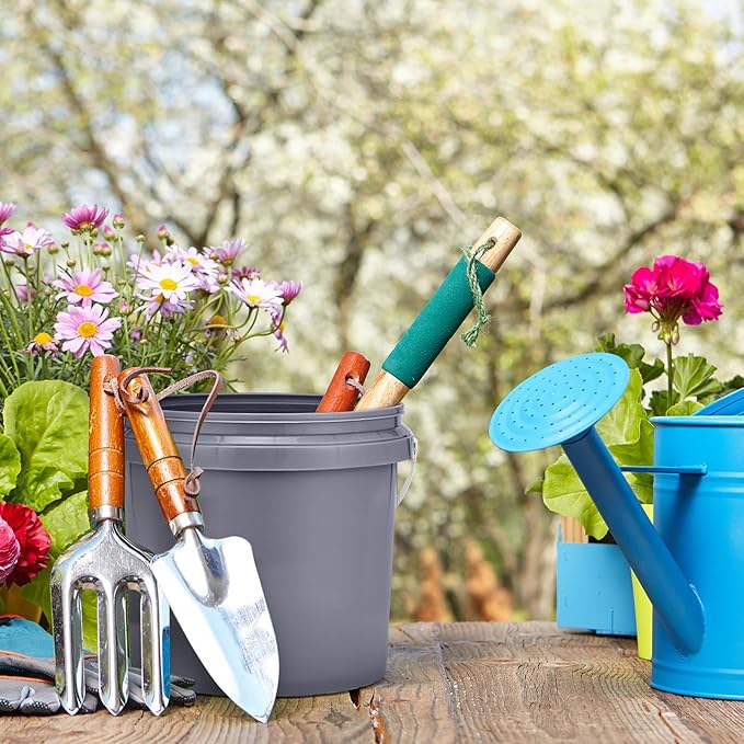 Gerrii 10 Pack Gray 1 Gallon Plastic Bucket with Handle and Lid Food Storage Bucket Containers All Purpose Pail for Paint Water Art Crafts Projects Garage Organization