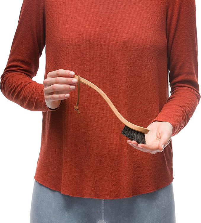 Redecker Curved Dish Brush, Soft Horsehair Bristles, Ergonomic Design with Oiled Beechwood Handle, 9-1/4 Inches, Single Unit, Made in Germany