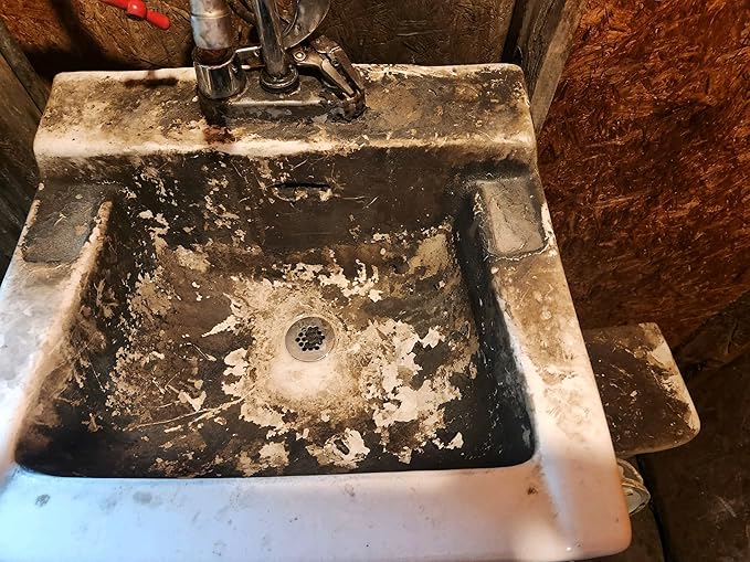 Detco-Tub-N-Tile -Multi-Purpose Cleaner-Concentrated, Great on Soap Scum and Grime Remover - Just add 4 oz. to your spray bottle of water.Great for tubs, tile, and bathroom cleaner - 32 oz