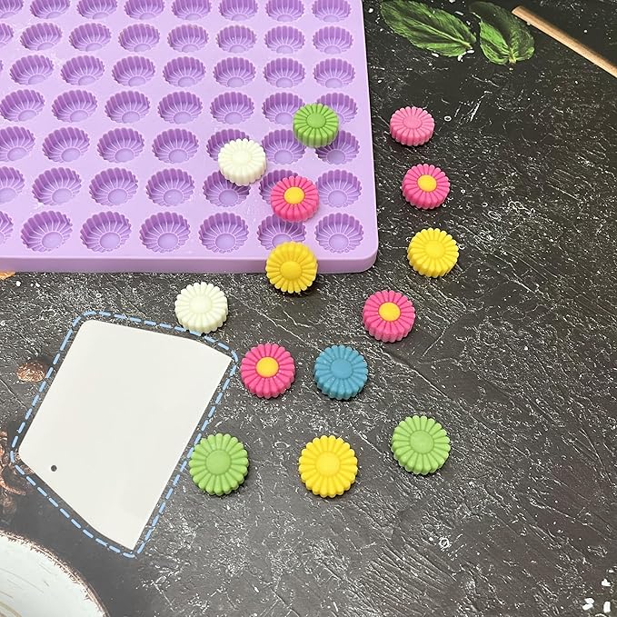 Silicone Daisy Flower Candy Molds, 70 Cavities, Purple Chocolate Silicone Molds DIY Gummy Bear Molds with Scraper